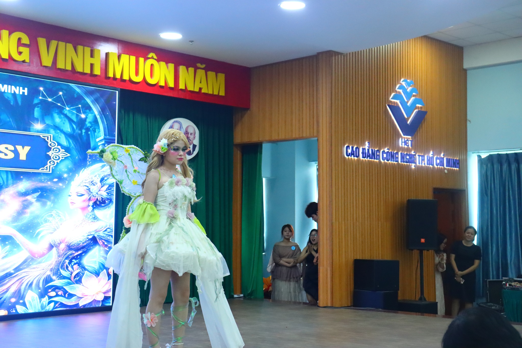 TRƯỜNG CAO ĐẲNG CÔNG NGHỆ THÀNH PHỐ HỒ CHÍ MINH